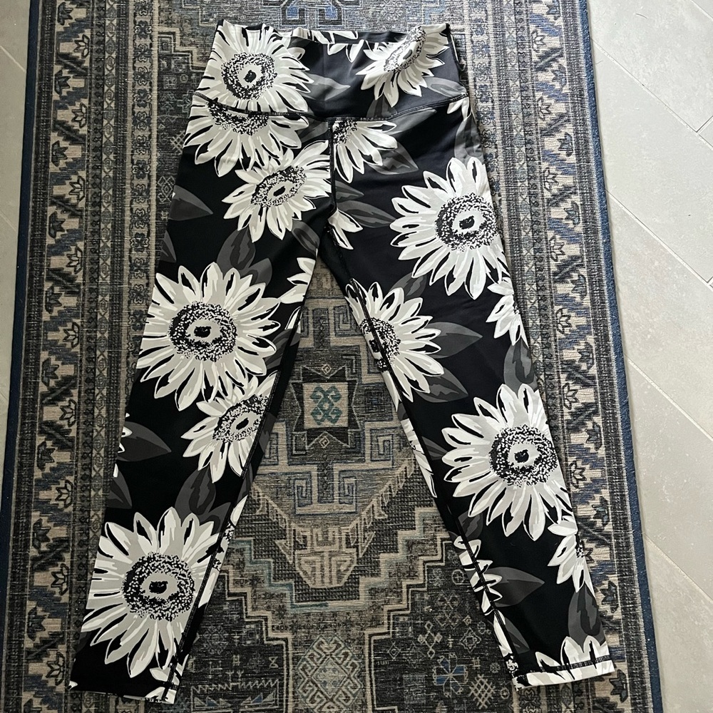 Aerie sunflower leggings